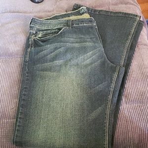 Delias Jr Size 19/20, 37 inseam.